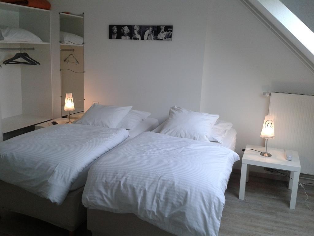 Hotel Des Bois Seltz Ruang foto