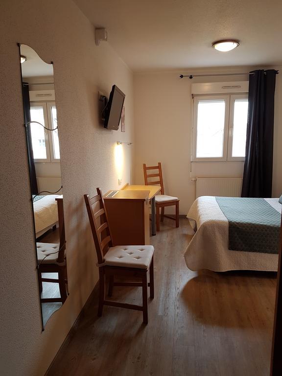 Hotel Des Bois Seltz Bagian luar foto