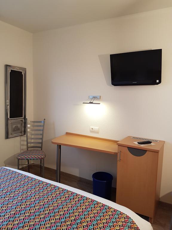 Hotel Des Bois Seltz Bagian luar foto