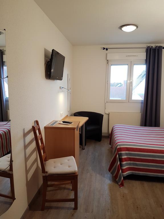 Hotel Des Bois Seltz Bagian luar foto