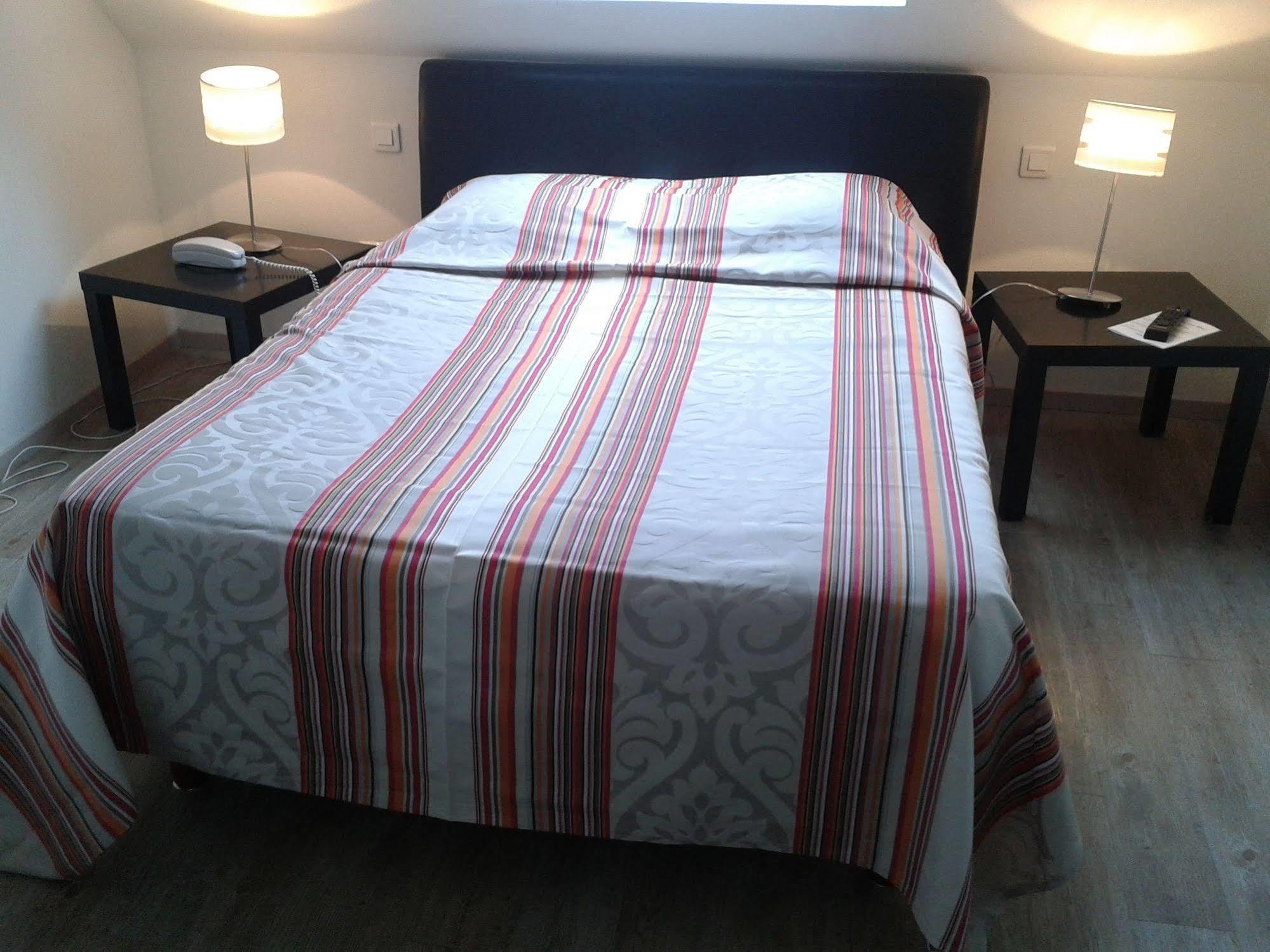 Hotel Des Bois Seltz Bagian luar foto