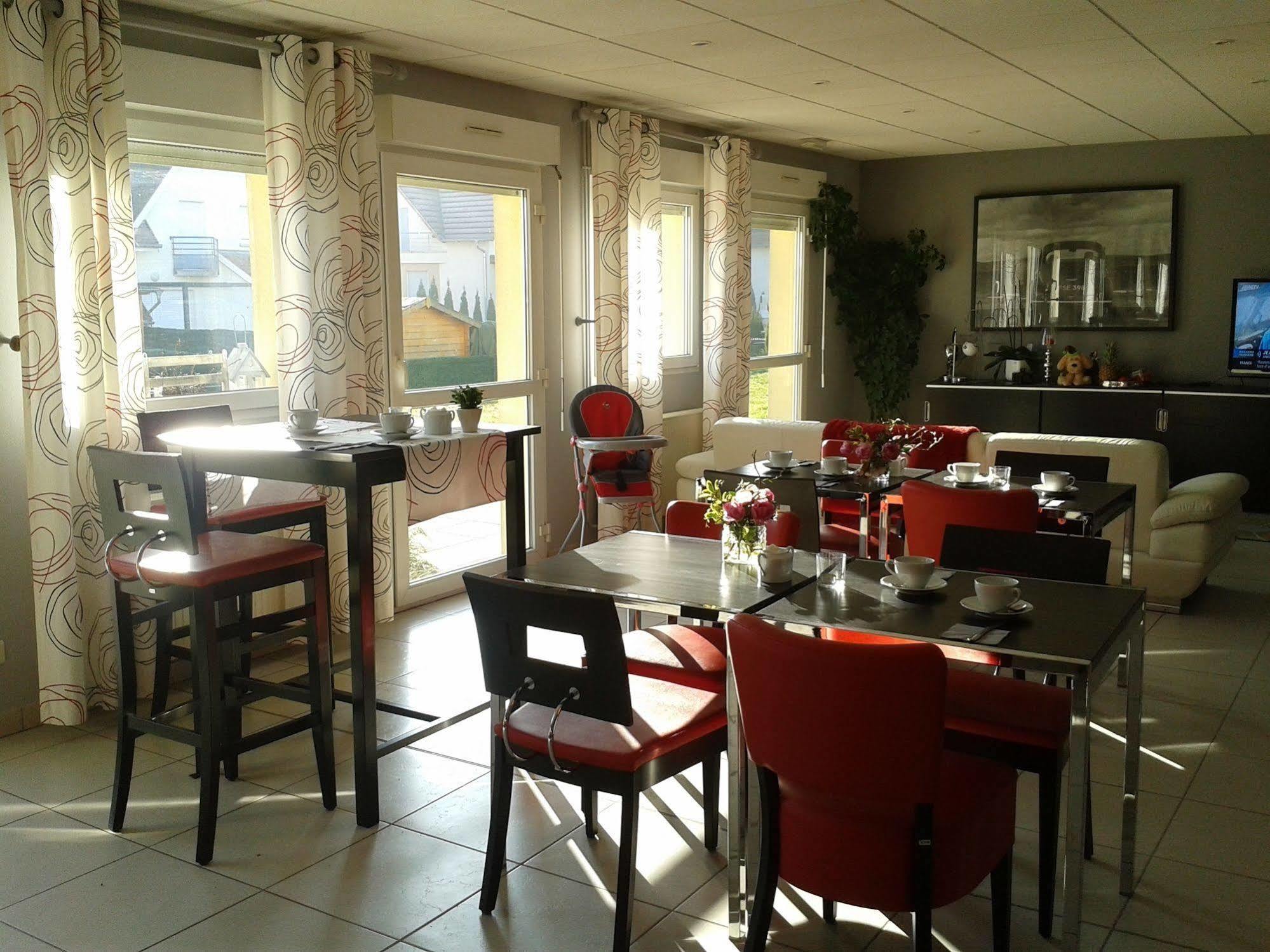 Hotel Des Bois Seltz Bagian luar foto